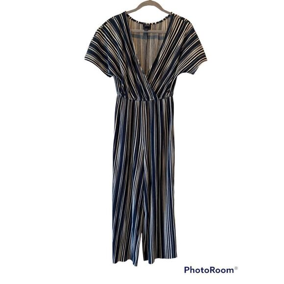 ﻿Daytrip Women's Striped Short Sleeve Faux Wrap Jumpsuit Black Small - Picture 1 of 3